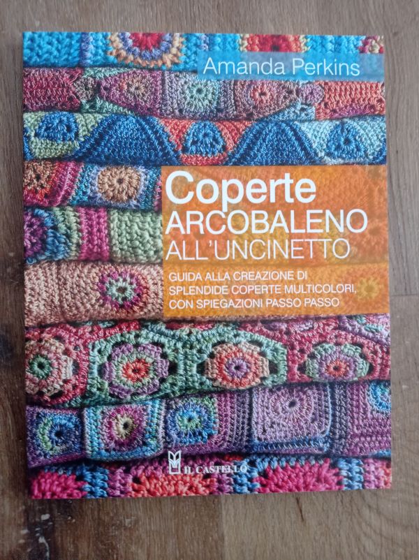 COPERTE ARCOBALENO ALL’UNCINETTO Amanda Perkins