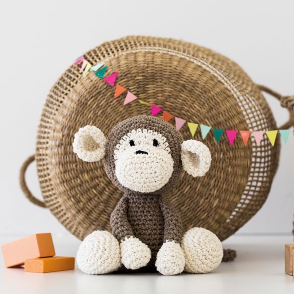 KIT AMIGURUMI – Mace la scimmietta DMC