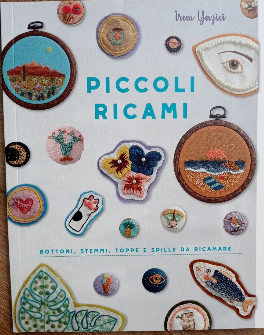 Piccoli ricami, bottoni, stemmi, toppe e spille da ricamare – I. Yazici