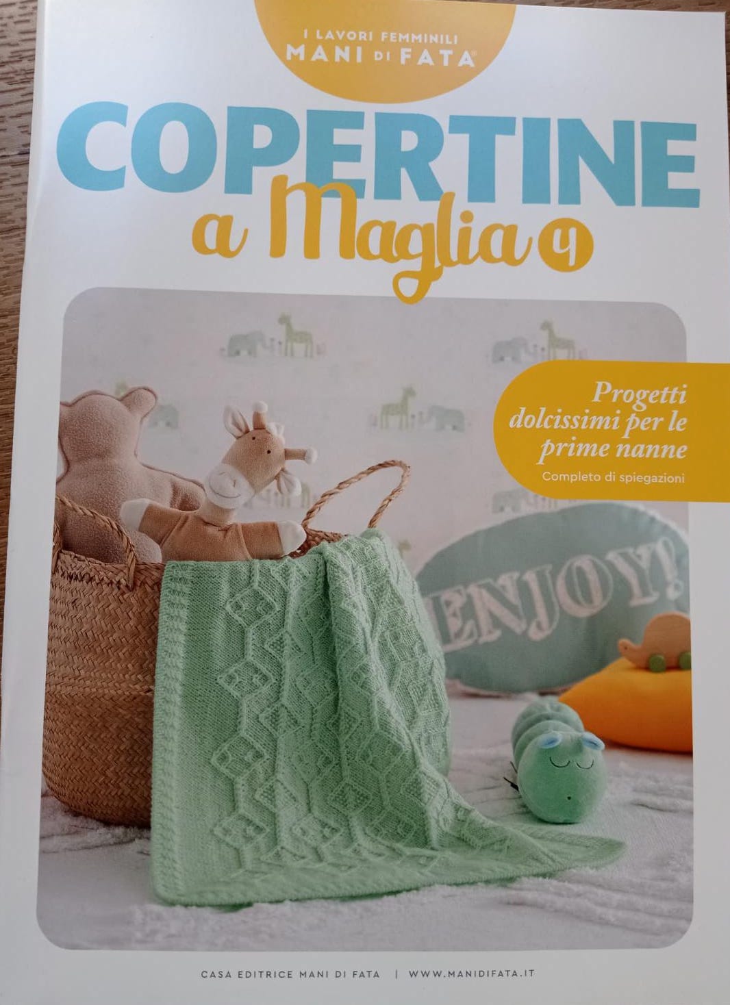 Pubblicazioni Mani di Fata - modelli a maglia - copertine maglia